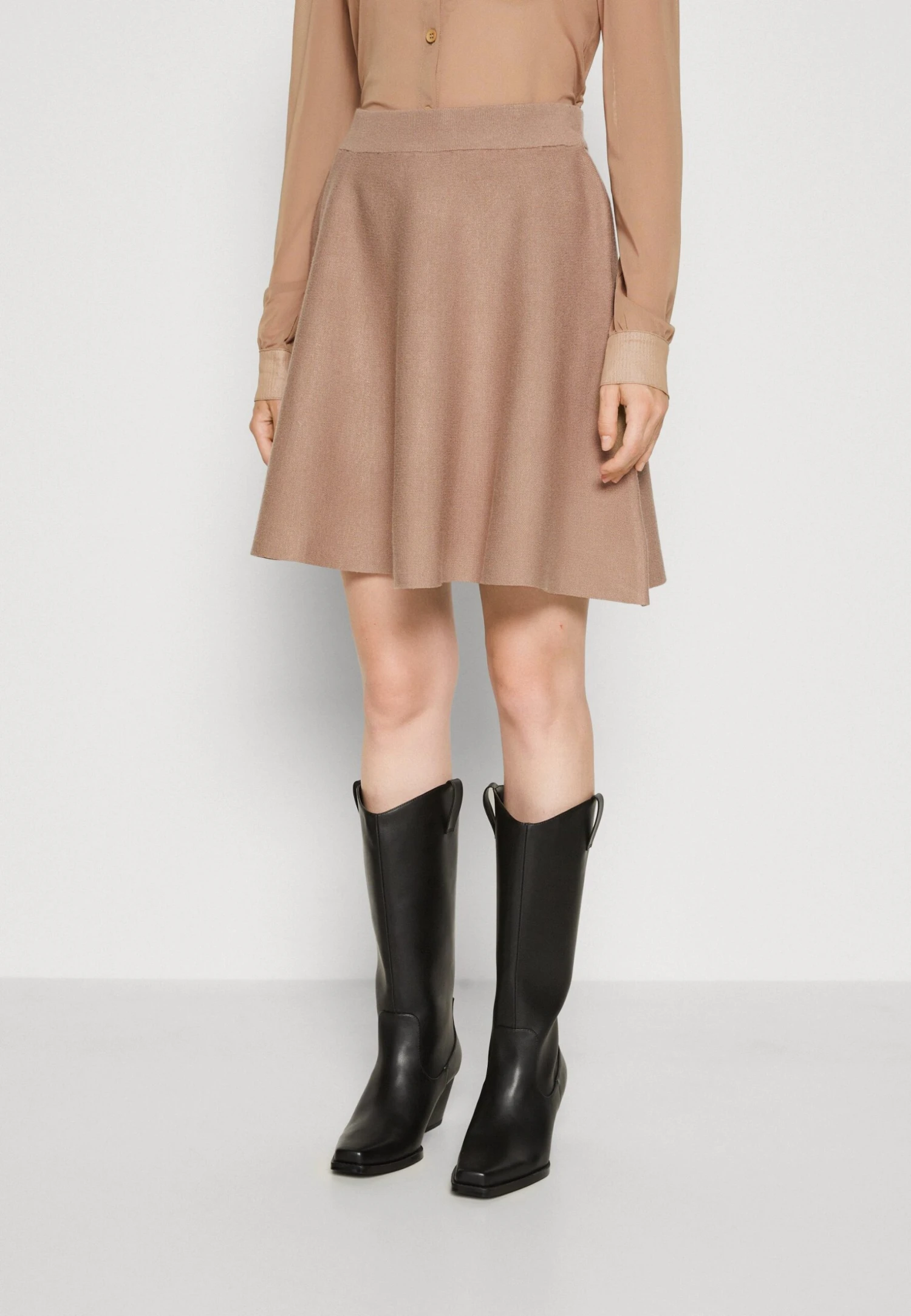 YAS Fonny Hw Noos - A-Lijn Rok - Fungi 1 YAS Fonny Hw Noos - A-Lijn Rok - Fungi