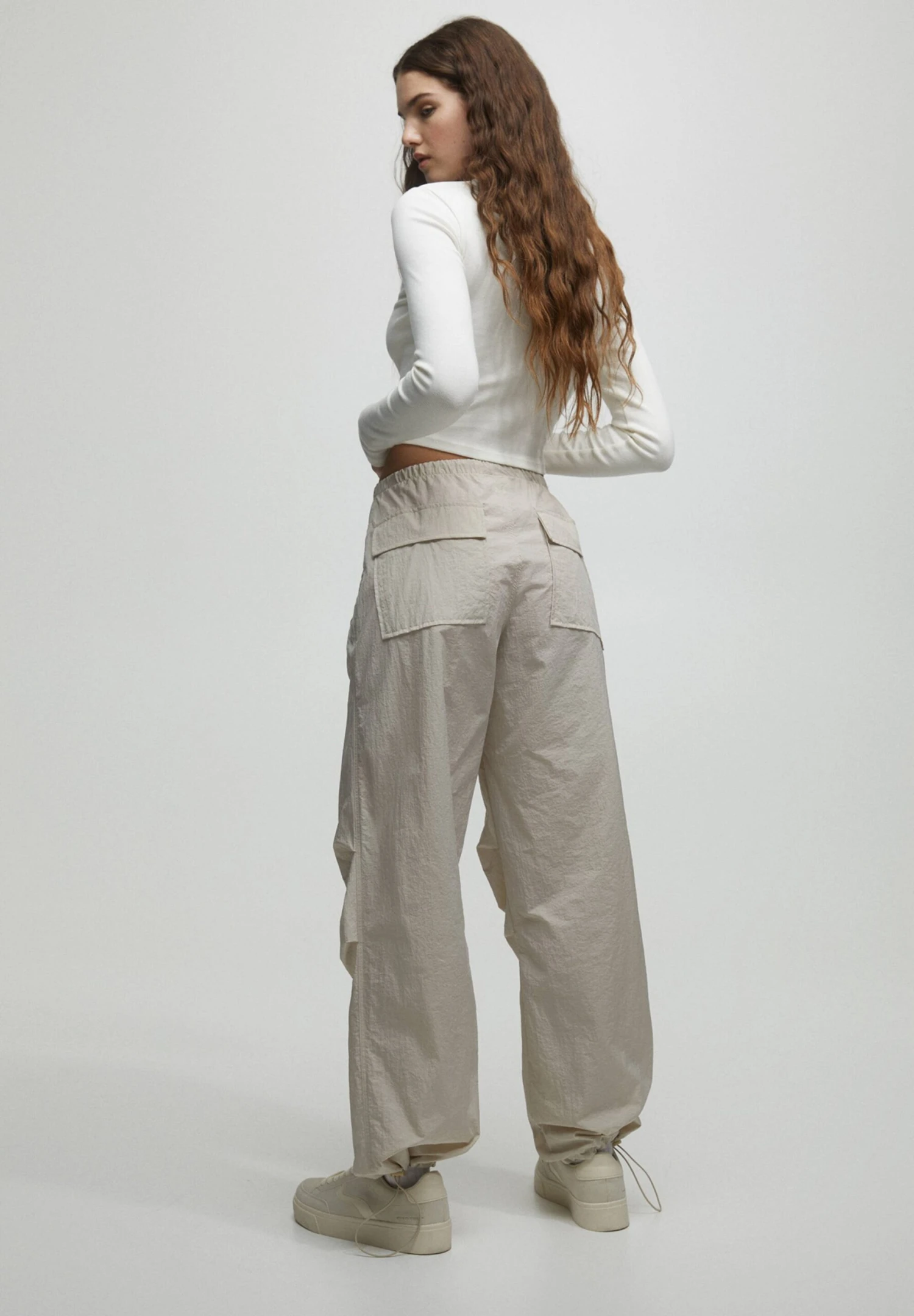 PULL & BEAR Parachute- Broek - Beige 3 PULL & BEAR Parachute- Broek - Beige - Afbeelding 3