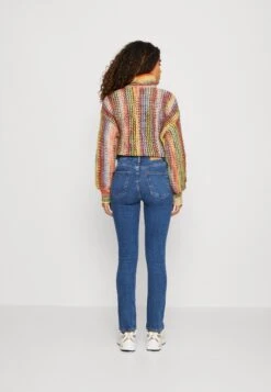 Monki Slim Fit Jeans - Blue -Only Mode Winkel 97a2bcb958e84355ae1b7dbdcf41859a