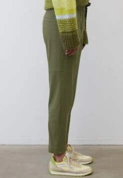Marc O'Polo Travel Modell Lontta Aus- Broek - Wild Olive -Only Mode Winkel 991cd99407ec48ebba841f3952887383
