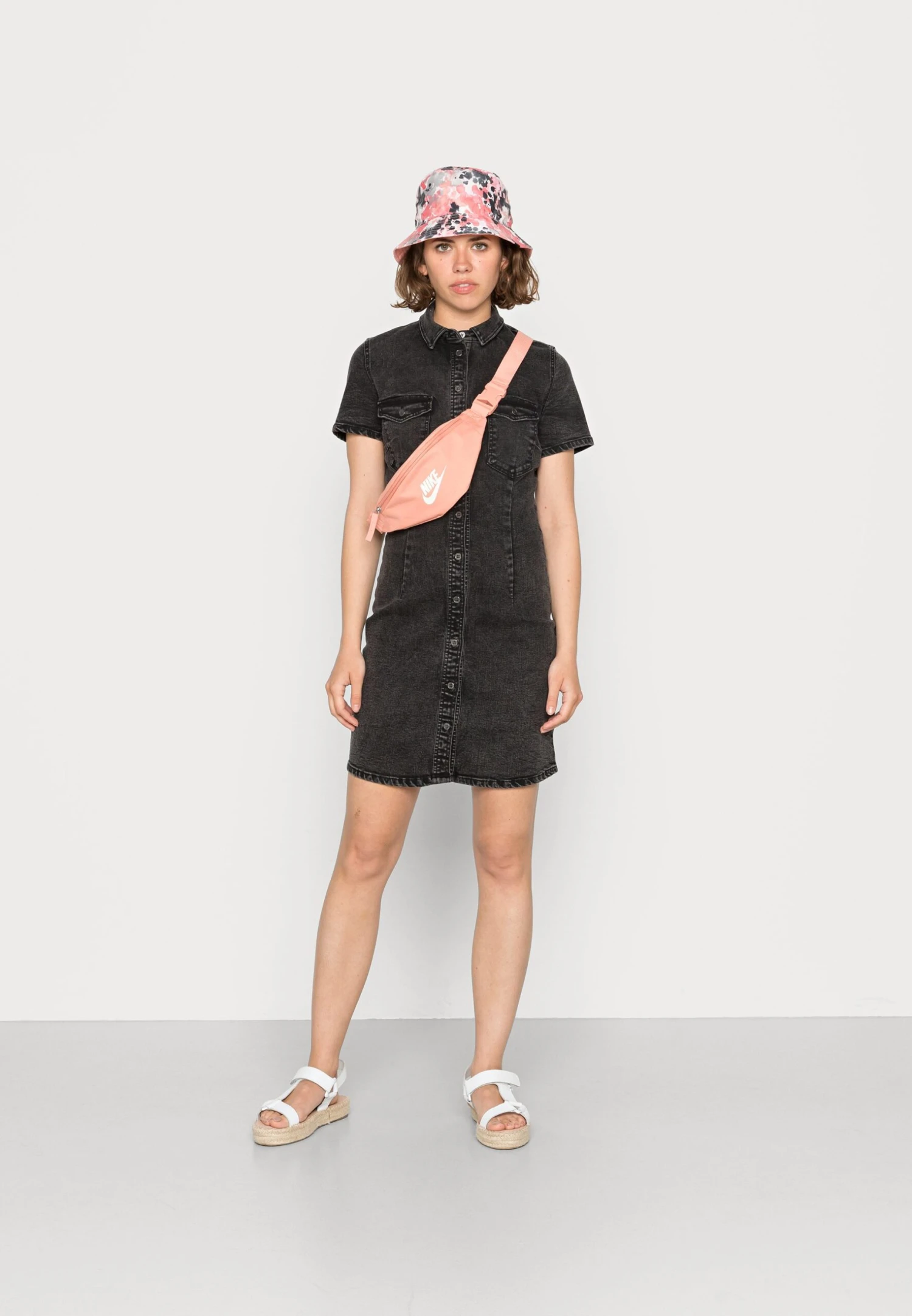 Noisy May Nmjoys Dress - Spijkerjurk - Black Denim 2 Noisy May Nmjoys Dress - Spijkerjurk - Black Denim - Afbeelding 2