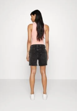 Selected Femme Slfkrista - Jeansshort - Black Denim 8 Selected Femme Slfkrista - Jeansshort - Black Denim -Only Mode Winkel 99703cbf1a0449df81aadc08e0595bcb