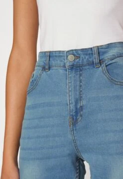 Denim Project Wida Mom - Relaxed Fit Jeans - Light Blue 9 Denim Project Wida Mom - Relaxed Fit Jeans - Light Blue -Only Mode Winkel 99e93449e4e94cc6a9ab29088a47de9e