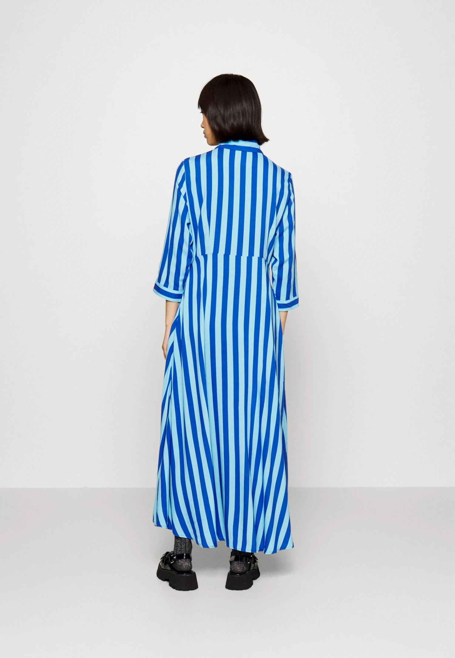 Yassavanna Long Shirt Dress- Maxi-Jurk - Alaskan Blue 3 Yassavanna Long Shirt Dress- Maxi-Jurk - Alaskan Blue - Afbeelding 3