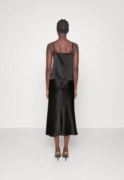Curzola - A-Lijn Rok - Black 8 Curzola - A-Lijn Rok - Black -Only Mode Winkel 9a8fa9882ae44193993631f4733d91b9
