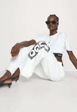 Hugo Nasuede - Trainingsbroek - White -Only Mode Winkel 9a9c576e052e4d3e94d1b69f62be1fbd