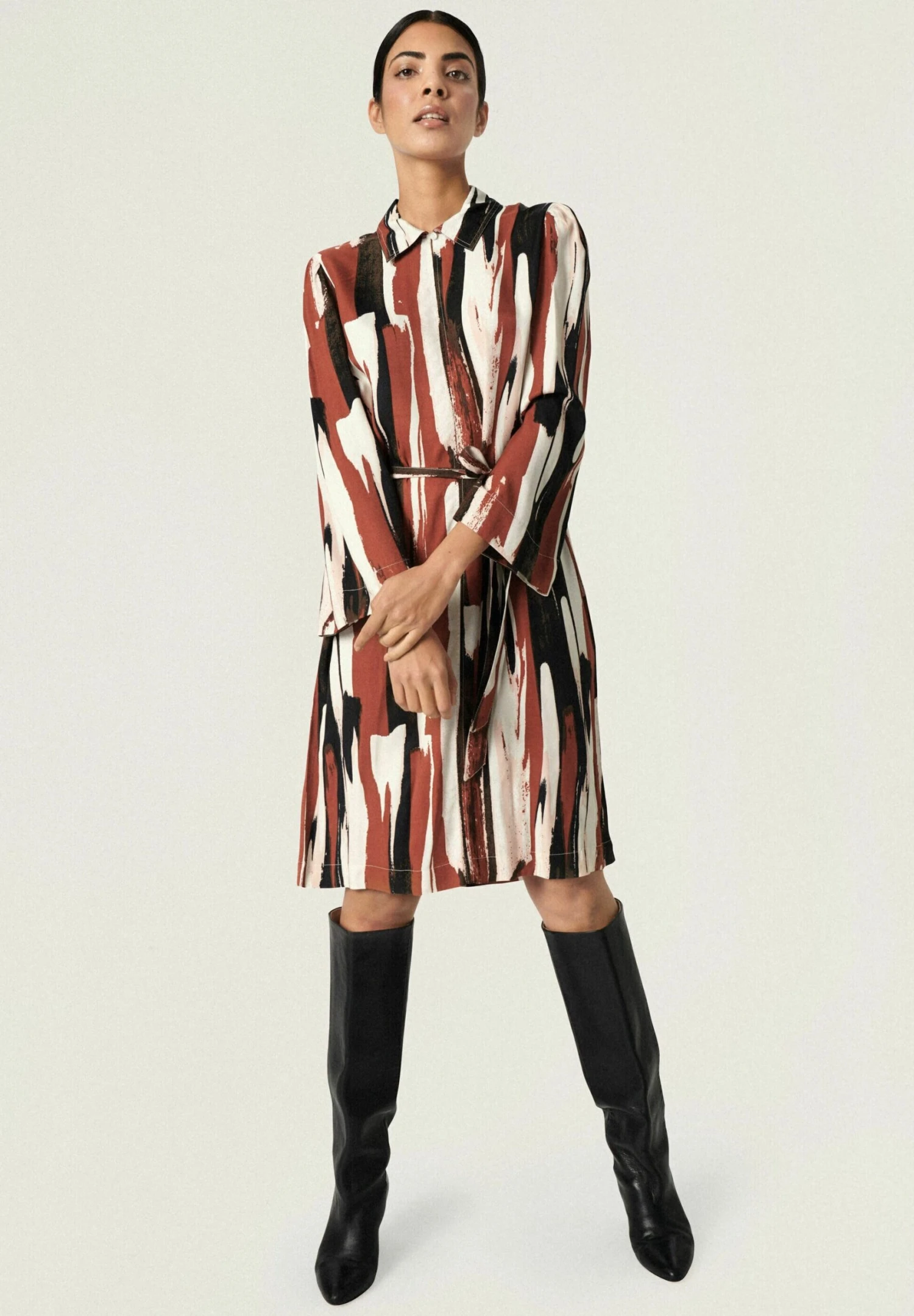 Soaked In Luxury Slmaddie - Jurk - Dark Red/Beige/Black 2 Soaked In Luxury Slmaddie - Jurk - Dark Red/Beige/Black - Afbeelding 2