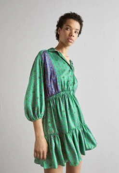 Sandro Robe - Blousejurk - Vert