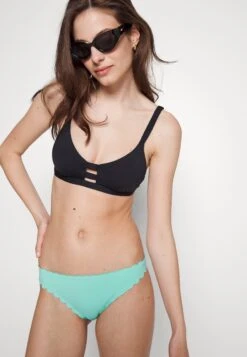 Seafolly Collective Gathered Strap Bralette - Bikinitop - Black -Only Mode Winkel 9eba7fd586224b519c3d10895275e212