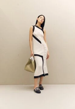 KOCHÉ Dress - Etui-Jurk - White