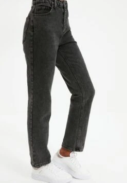 Trendyol Straight Leg Jeans - Black -Only Mode Winkel 9f86be1172db4390906f9d7c21a9cf53