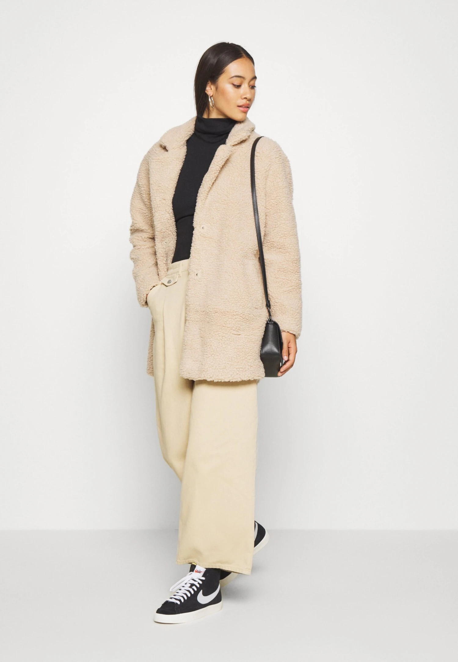 ONLY Onlaurelia Coat- Winterjas - Cuban Sand 2 ONLY Onlaurelia Coat- Winterjas - Cuban Sand - Afbeelding 2