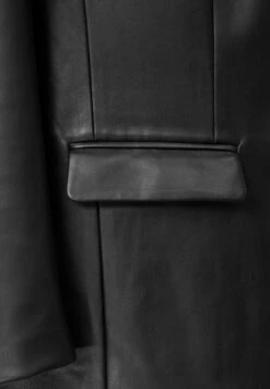 Halflange Jas - Schwarz 9 Halflange Jas - Schwarz -Only Mode Winkel a0f0d53dba7047c6b511a064d58f0dcc