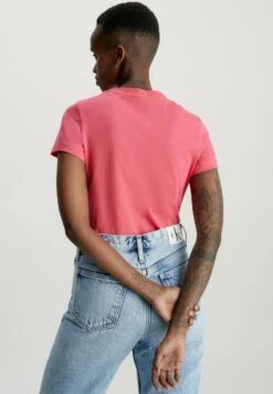 Calvin Klein Jeans Organic - T-Shirt Basic - Pink Flash -Only Mode Winkel a10a9d7a2dfa471ba2ed3935edefa40a
