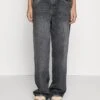 BDG Urban Outfitters Washed Boyfriend - Relaxed Fit Jeans - Washed Black