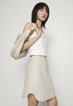 Calvin Klein Jeans Strappy- Top - Bright White -Only Mode Winkel a36fae166eb3488795e8e215a1826f6c