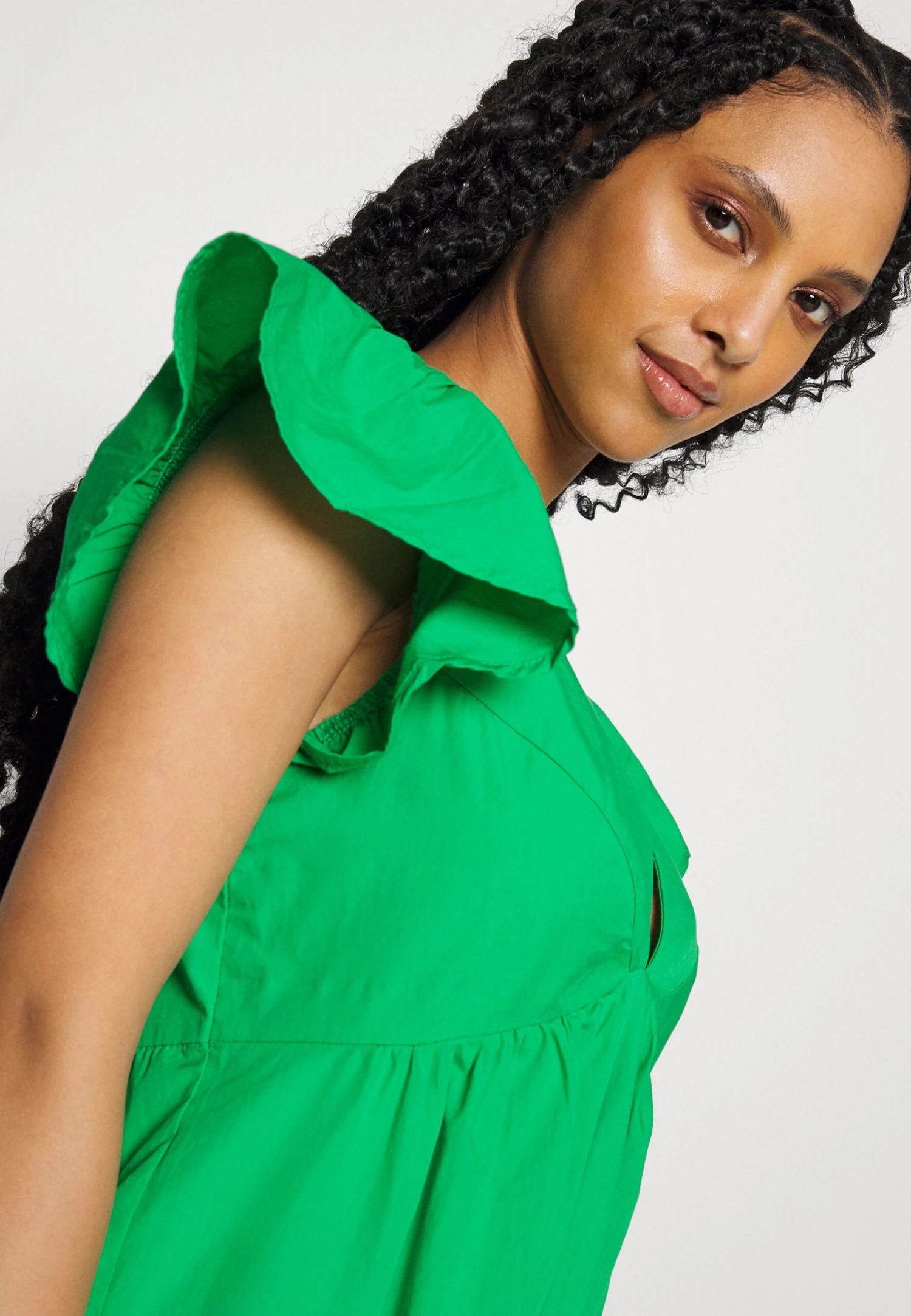 Vero Moda Petite Vmjarlotte Calf Slit Dress - Jurk - Bright Green 4 Vero Moda Petite Vmjarlotte Calf Slit Dress - Jurk - Bright Green - Afbeelding 4