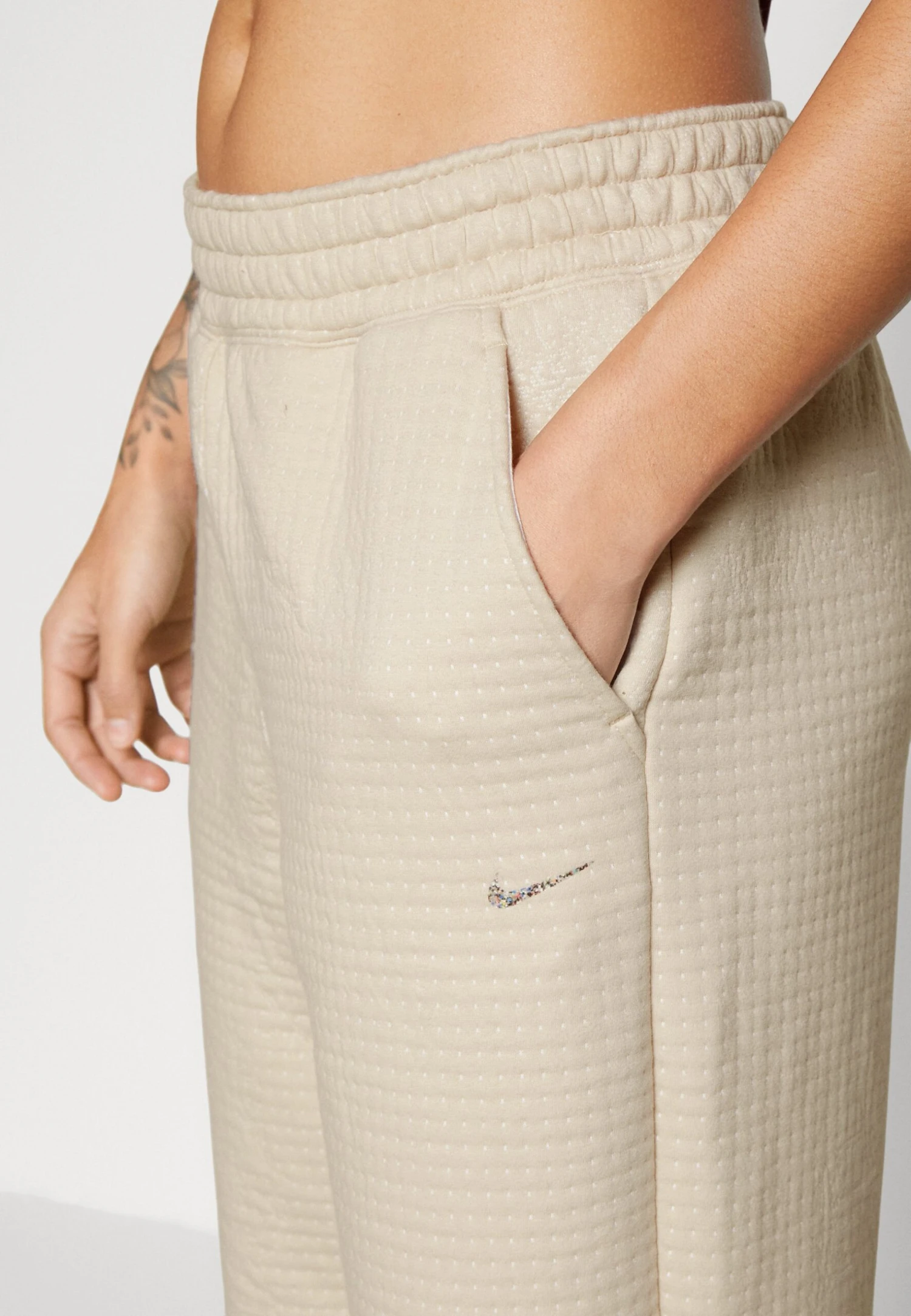 Nike Performance Luxe Bottom - Trainingsbroek - Sanddrift/White/Multi Color 6 Nike Performance Luxe Bottom - Trainingsbroek - Sanddrift/White/Multi Color - Afbeelding 6