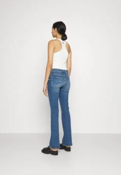 7 For All Mankind Illusion Outer - Bootcut Jeans - Mid Blue 9 7 For All Mankind Illusion Outer - Bootcut Jeans - Mid Blue -Only Mode Winkel a65dbe56b30445969b5ede56046809f5