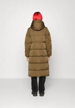 Yaspuffa Long - Donsjas - Teak -Only Mode Winkel a6ca1258867845069b3a65c969157049