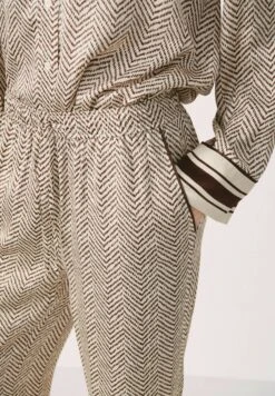 Part Two Tiaras - Broek - Chestnut Herringbone 9 Part Two Tiaras - Broek - Chestnut Herringbone -Only Mode Winkel a9c1fe00e1d449ee95dbd1f85825601f