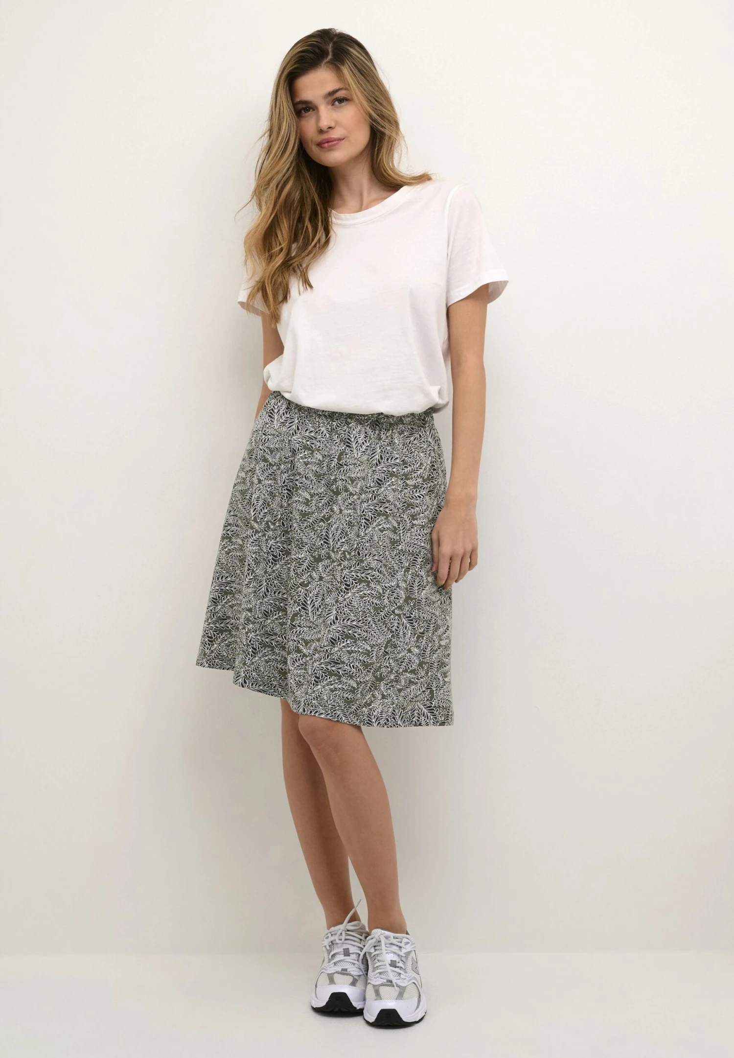 Kaffe Kahazel - A-Lijn Rok - Grape Leaf Black Leaf Print 1 Kaffe Kahazel - A-Lijn Rok - Grape Leaf Black Leaf Print