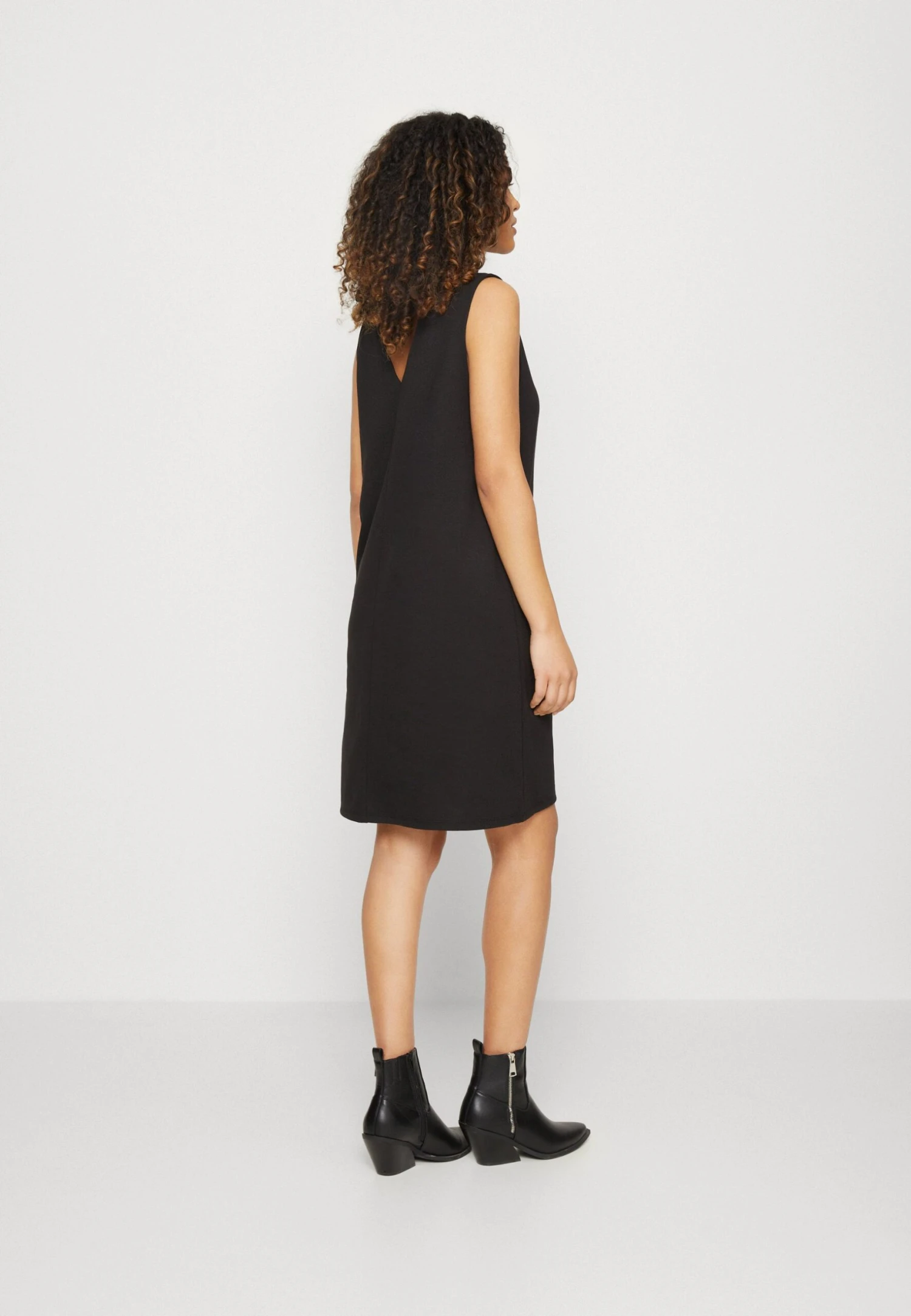 ONLY Onlbianca V Neck Dress - Jerseyjurk - Black 3 ONLY Onlbianca V Neck Dress - Jerseyjurk - Black - Afbeelding 3