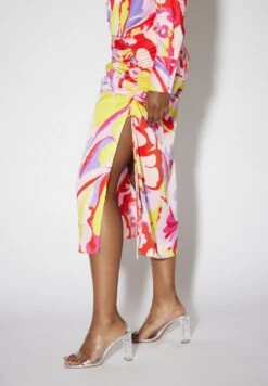 Amelia Calf Skirt - Kokerrok - Blazing Yellow -Only Mode Winkel ac358b02dd684f759175e1f1ead9cedb