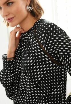 Next Long Sleeve Trim Mini Standard - Jurk - Black White Geo -Only Mode Winkel ac60cc0db449481cad02c36dd177ebf9