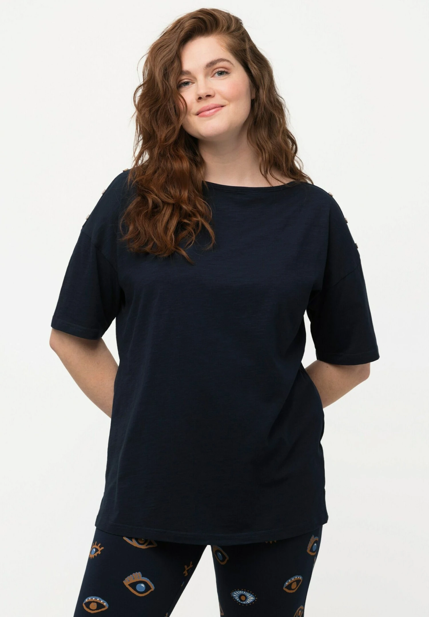 Ulla Popken Eco Button Detail Boat Neck - T-Shirt Basic - Navy Blue 1 Ulla Popken Eco Button Detail Boat Neck - T-Shirt Basic - Navy Blue