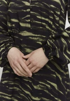 B.young Byibine- Blousejurk - Rifle Green Mix -Only Mode Winkel ad7dcf9b9830425189cdd4fa81600c4e