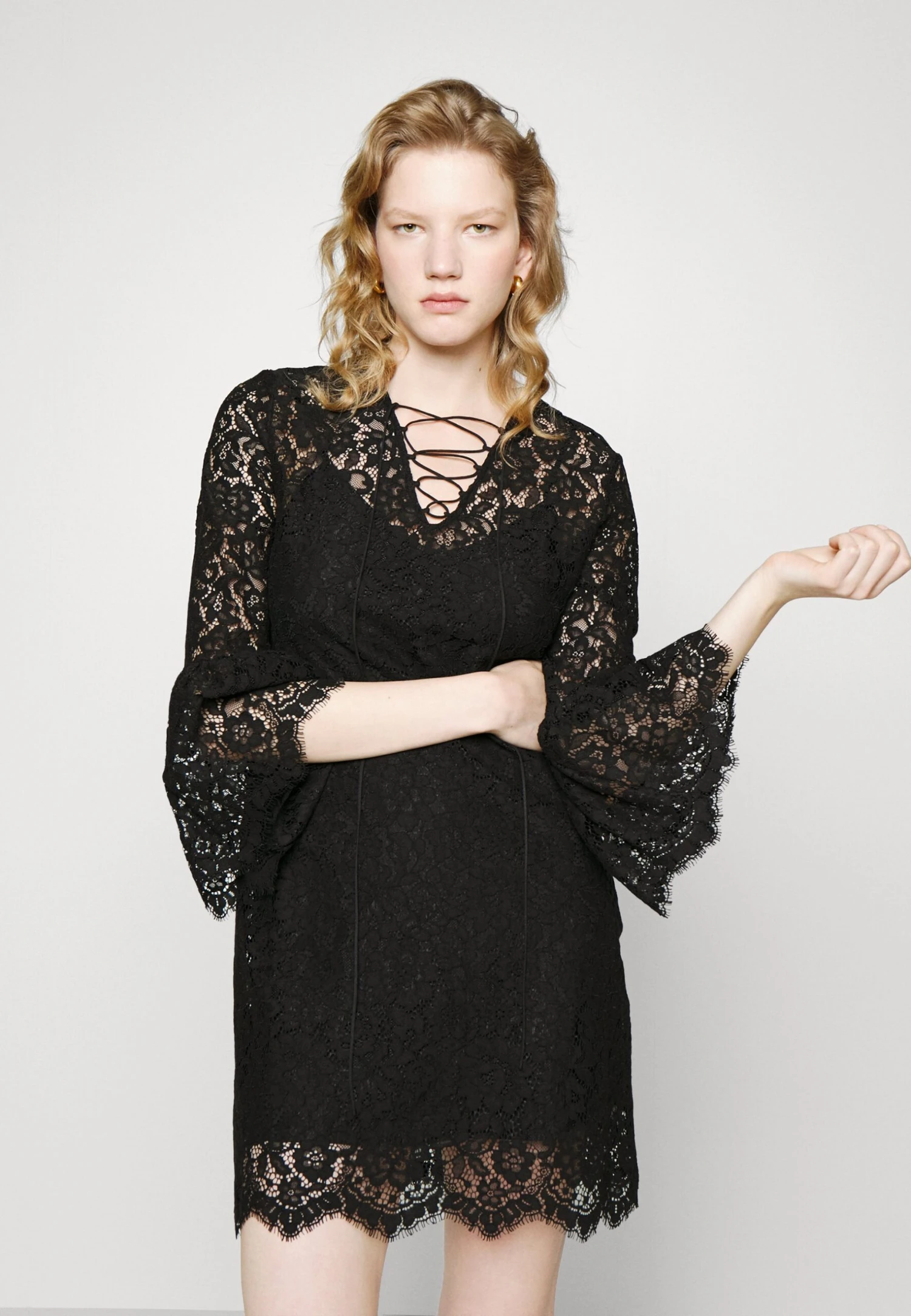 TWINSET Loving Macrame - Cocktailjurk - Nero 6 TWINSET Loving Macrame - Cocktailjurk - Nero - Afbeelding 6