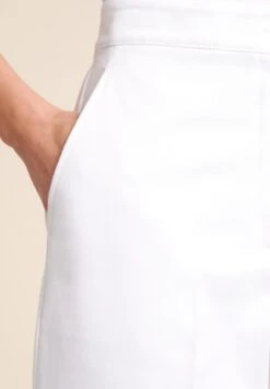 LUISA SPAGNOLI Broek - Bianco 7 LUISA SPAGNOLI Broek - Bianco -Only Mode Winkel add0c74efb074fedb2765dcf36f6b554