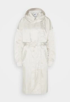 Nike Sportswear Trenchcoat - Light Orewood/Sail 10 Nike Sportswear Trenchcoat - Light Orewood/Sail -Only Mode Winkel aec32a916839419fb867d4b3e211bf13