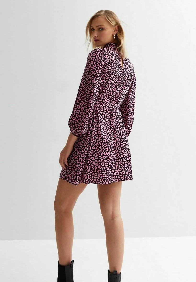 New Look Leopard Print High Neck Belted Mini - Jurk - Pink Pattern 3 New Look Leopard Print High Neck Belted Mini - Jurk - Pink Pattern - Afbeelding 3
