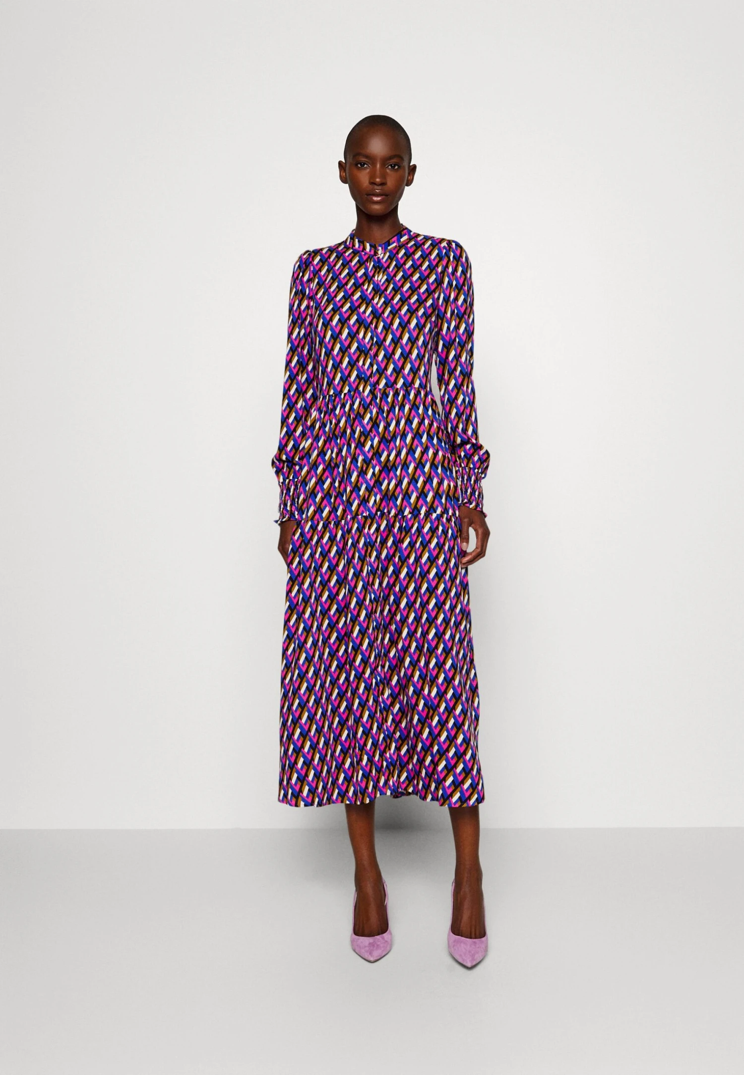 Yasalira Long Shirt Dress- Maxi-Jurk - Surf The Web/Zagga 1 Yasalira Long Shirt Dress- Maxi-Jurk - Surf The Web/Zagga