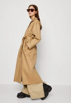 Minimum Trenchcoat - Safari 9 Minimum Trenchcoat - Safari -Only Mode Winkel afa762edb8784ca4951f8d8bc6a4aca1