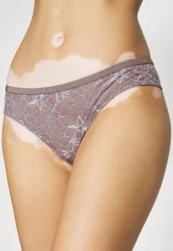Triumph Amourette Charm Brazilian - Slip - Pigeon Grey -Only Mode Winkel b0426ade28854d9597f4a9de6e6b752d