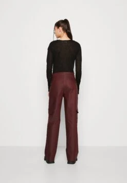 Asymmetric Waistband Trousers - Cargobroek - Dark Red 8 Asymmetric Waistband Trousers - Cargobroek - Dark Red -Only Mode Winkel b06b1b73a8b04d7c93ebe385e6705ef3