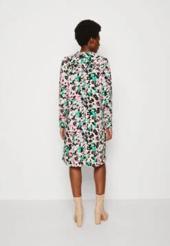 FREEQUENT Tido Dress - Jurk - Pepper Green/Moonbeam 8 FREEQUENT Tido Dress - Jurk - Pepper Green/Moonbeam -Only Mode Winkel b2a064c168704c5d826ac2a15bc7536f