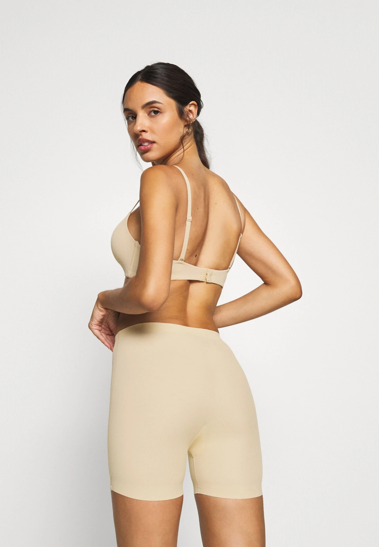 Magic Bodyfashion Maxi Sexy Short - Shapewear - Latte 3 Magic Bodyfashion Maxi Sexy Short - Shapewear - Latte - Afbeelding 3