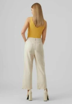 Vero Moda Flared Jeans - Ecru 7 Vero Moda Flared Jeans - Ecru -Only Mode Winkel b560ab6d371d4599a4aad0436bcb6f0c