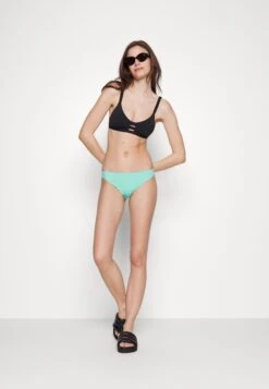 Seafolly Collective Gathered Strap Bralette - Bikinitop - Black -Only Mode Winkel b67b6a1eb94841bca874dd9d8541cdc6