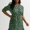 Curves Green Floral Puff Sleeve- Jerseyjurk - Black Pattern