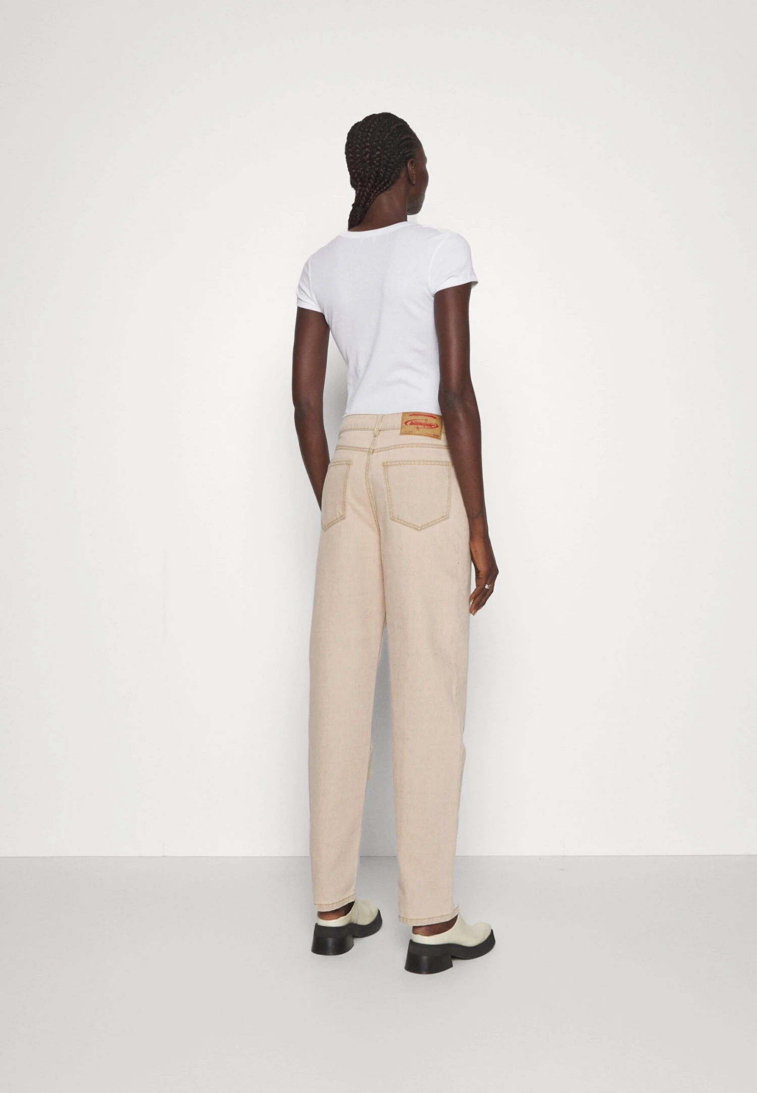 Holzweiler Neptune - Straight Leg Jeans - Light Brown 4 Holzweiler Neptune - Straight Leg Jeans - Light Brown - Afbeelding 4