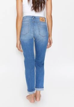 Angels Straight-Jeans 'Darleen Crop Tu Patch' Mit Logo-Applikation - Slim Fit Jeans - Blau -Only Mode Winkel b7169c8fe7294e41bc2120d001d97a0c