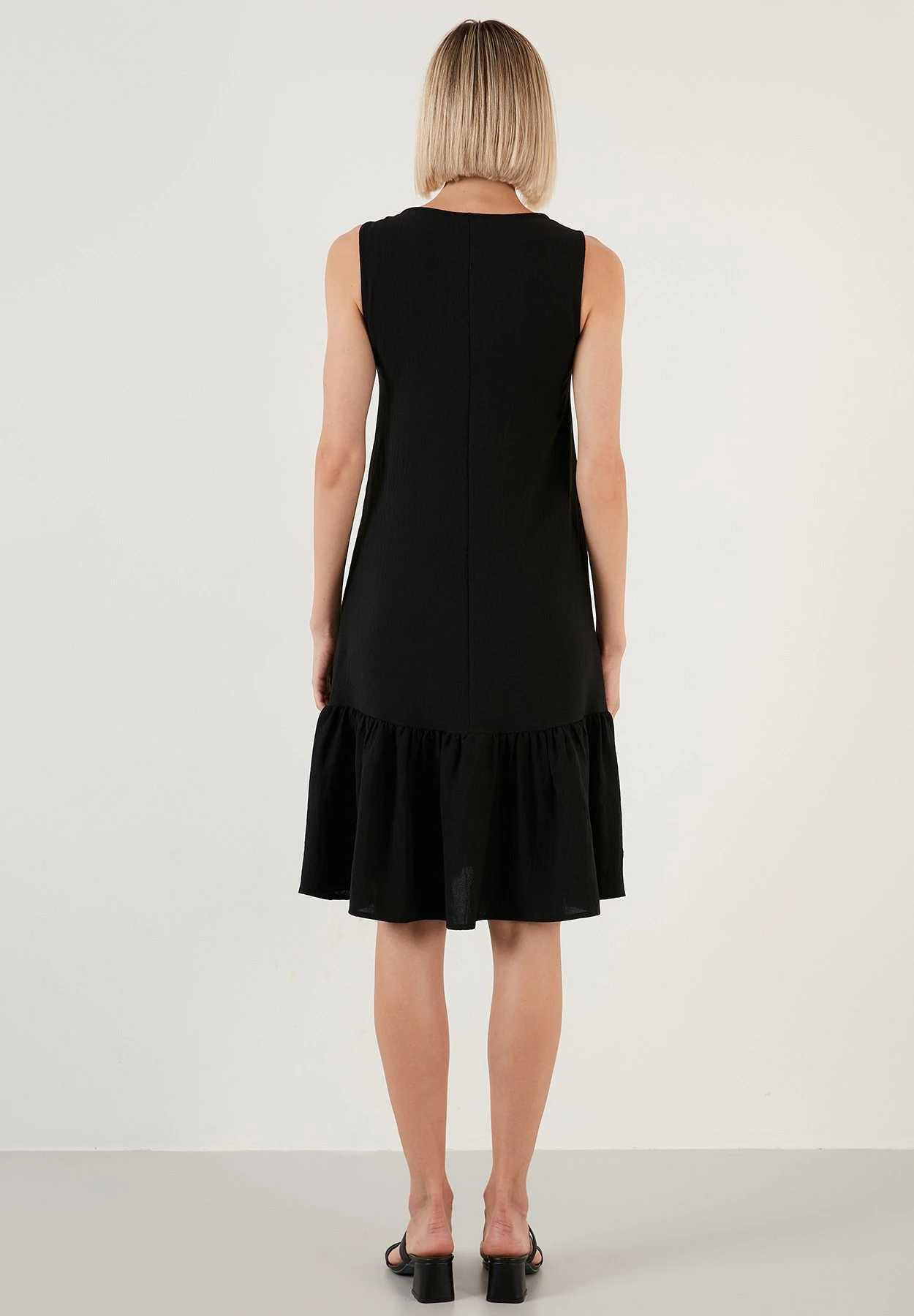 LELA Regular Fit- Jurk - Black 3 LELA Regular Fit- Jurk - Black - Afbeelding 3