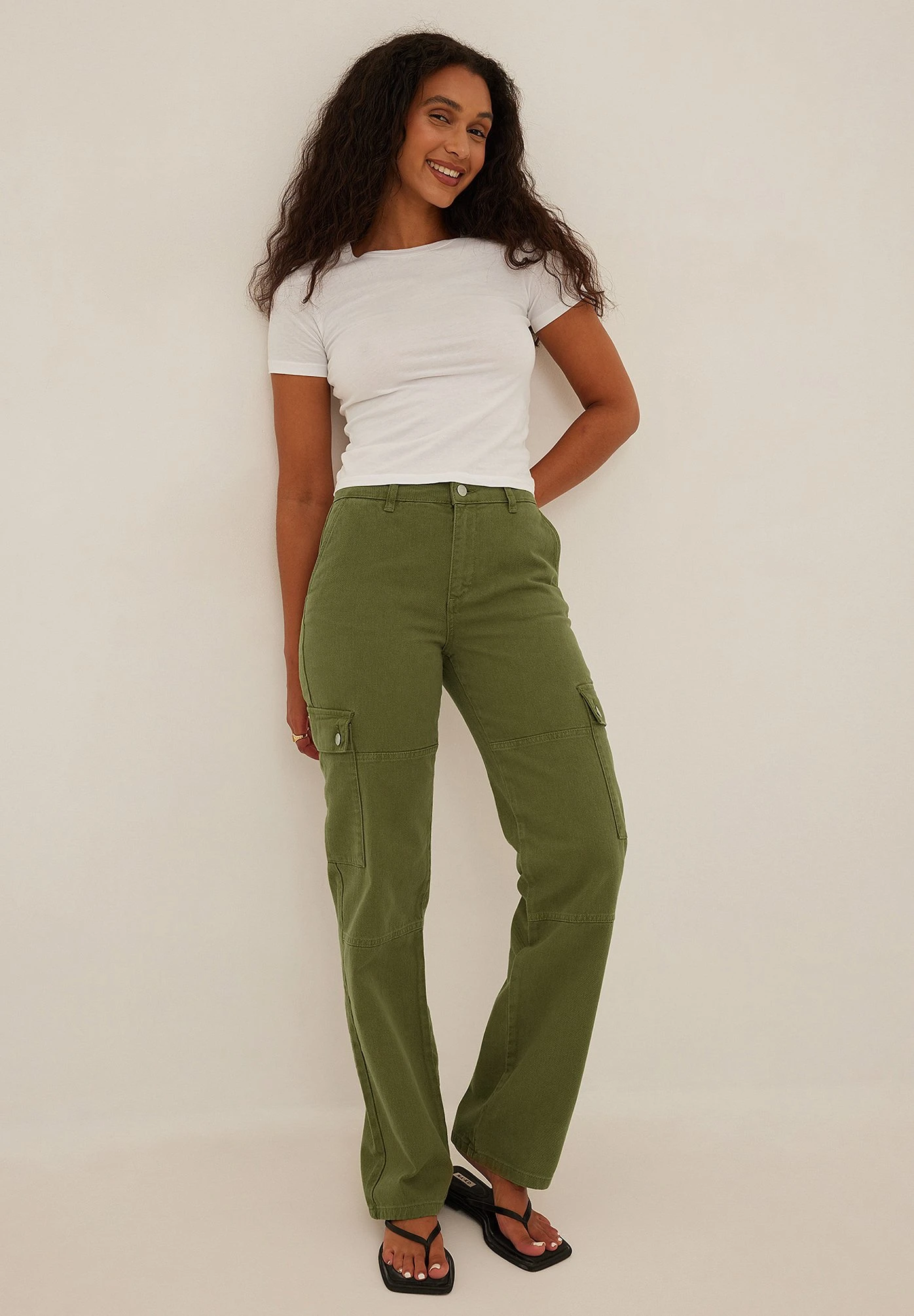 NA-KD Cargo- Straight Leg Jeans - Light Khaki 2 NA-KD Cargo- Straight Leg Jeans - Light Khaki - Afbeelding 2