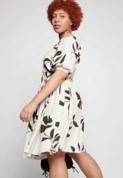 Slframi Short Wrap Dress - Jurk - Sandshell -Only Mode Winkel ba0e62a7615840ec90a5df91a1d69d11