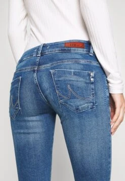 LTB Slim Fit Jeans - Elenia Wash -Only Mode Winkel bd1393c1fff54f23a4f2a762f6109494